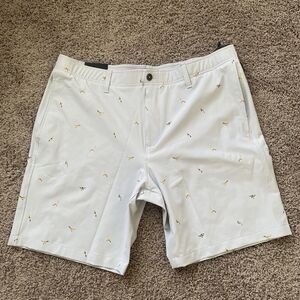 Men’s UNDER ARMOUR Golf Shorts All Over Bird Print Gray 1377303 014 NWT Size 34